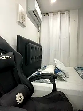 Belissa miller online show from November 5, 2025, 7:14 pm