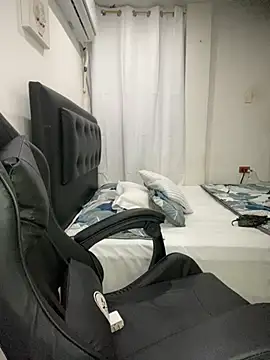 Snapshot of Belissa_miller chatting on January 13, 2026, 8:47 pm Belissa miller online show from January 13, 2026, 8:47 pm