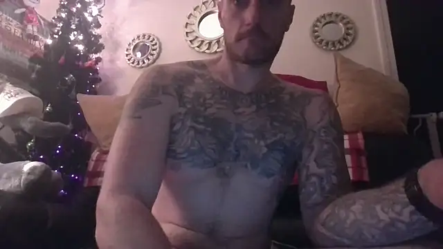 Snapshot of UnCuTupTheBuTT chatting on October 25, 2025, 4:53 am UnCuTupTheBuTT online show from October 25, 2025, 4:53 am