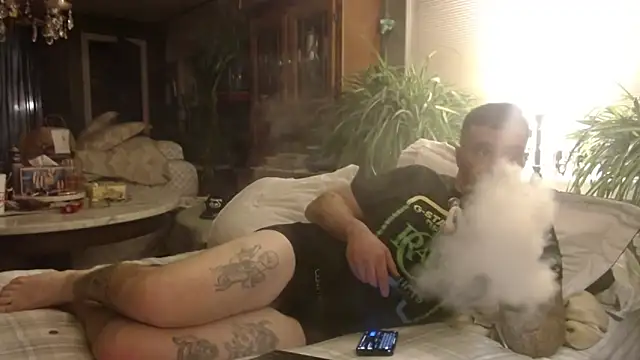 Snapshot of UnCuTupTheBuTT chatting on November 21, 2025, 4:11 am UnCuTupTheBuTT online show from November 21, 2025, 4:11 am