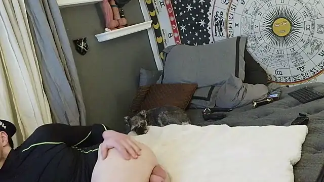 Snapshot of UnCuTupTheBuTT chatting on February 5, 2026, 8:30 am UnCuTupTheBuTT online show from February 5, 2026, 8:30 am