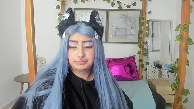 lussyevans24 online show from March 17, 2025, 10:27 am