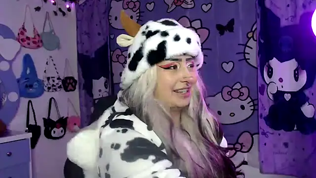 lussyevans24 online show from September 9, 2025, 5:51 am