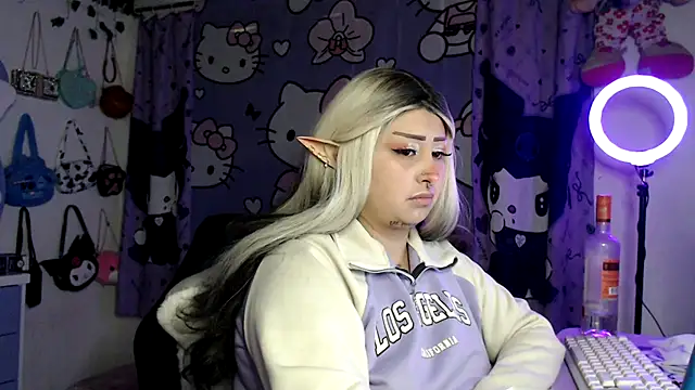 lussyevans24 online show from January 13, 2026, 4:40 am