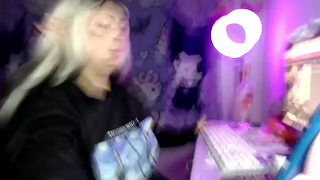 lussyevans24 online show from January 14, 2026, 12:27 am