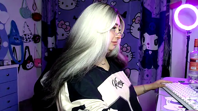 lussyevans24 online show from March 10, 2026, 4:06 am