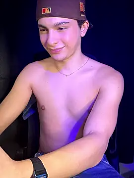 Snapshot of cybercosmiiic chatting on January 10, 2026, 1:51 am cybercosmiiic online show from January 10, 2026, 1:51 am