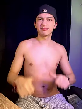 Snapshot of cybercosmiiic chatting on January 15, 2026, 12:26 am cybercosmiiic online show from January 15, 2026, 12:26 am