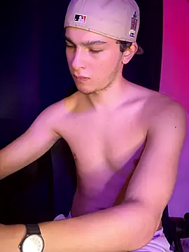 Snapshot of cybercosmiiic chatting on January 15, 2026, 8:12 pm cybercosmiiic online show from January 15, 2026, 8:12 pm