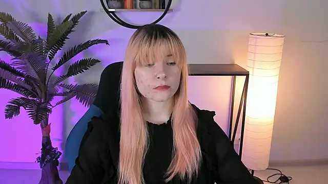 LexiWenford online show from February 24, 2025, 5:54 am