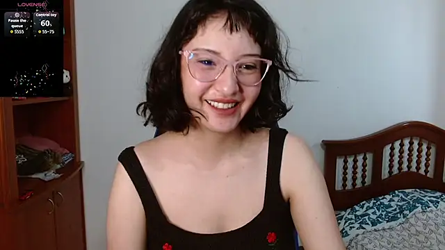 alexaa08 online show from October 27, 2025, 1:15 pm