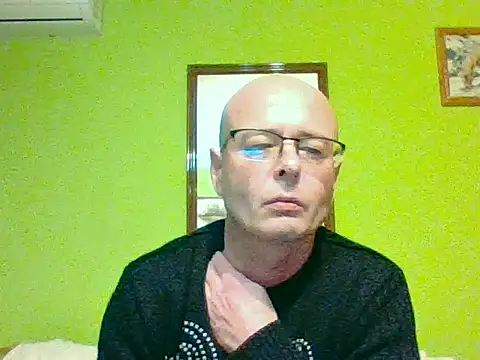 Snapshot of Tiger202441 chatting on December 17, 2025, 8:26 pm Tiger202441 online show from December 17, 2025, 8:26 pm