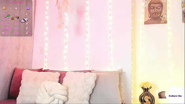 StormiRusso online show from November 19, 2025, 1:16 am