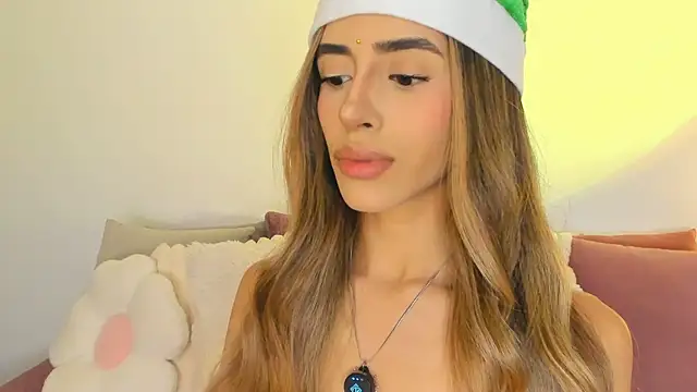 Snapshot of StormiRusso chatting on December 23, 2025, 1:03 am StormiRusso online show from December 23, 2025, 1:03 am