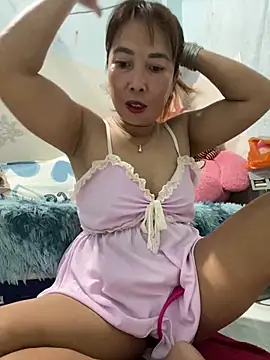 Snapshot of Linaannn chatting on March 11, 2025, 11:37 pm Linaannn online show from March 11, 2025, 11:37 pm