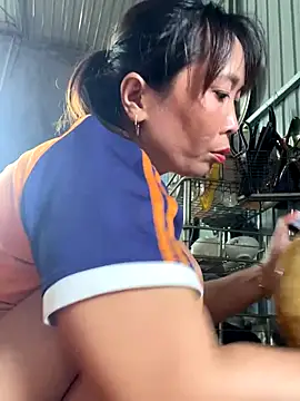 Snapshot of Linaannn chatting on September 30, 2025, 1:54 am Linaannn online show from September 30, 2025, 1:54 am