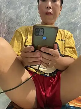 Snapshot of Linaannn chatting on November 4, 2025, 11:53 am Linaannn online show from November 4, 2025, 11:53 am