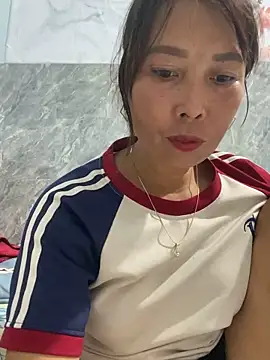 Snapshot of Linaannn chatting on November 6, 2025, 2:34 am Linaannn online show from November 6, 2025, 2:34 am