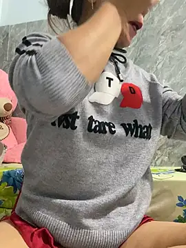 Snapshot of Linaannn chatting on November 20, 2025, 11:54 am Linaannn online show from November 20, 2025, 11:54 am