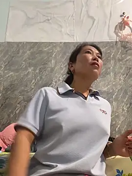 Snapshot of Linaannn chatting on November 28, 2025, 11:40 pm Linaannn online show from November 28, 2025, 11:40 pm