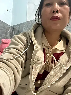 Snapshot of Linaannn chatting on January 9, 2026, 12:19 pm Linaannn online show from January 9, 2026, 12:19 pm