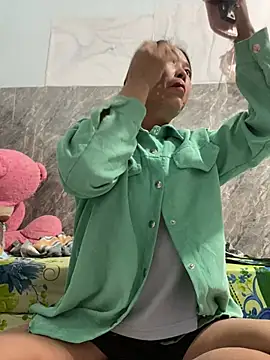 Snapshot of Linaannn chatting on January 14, 2026, 11:31 pm Linaannn online show from January 14, 2026, 11:31 pm