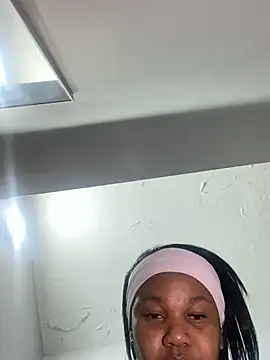 Snapshot of blazingHun chatting on October 1, 2025, 6:47 pm blazingHun online show from October 1, 2025, 6:47 pm