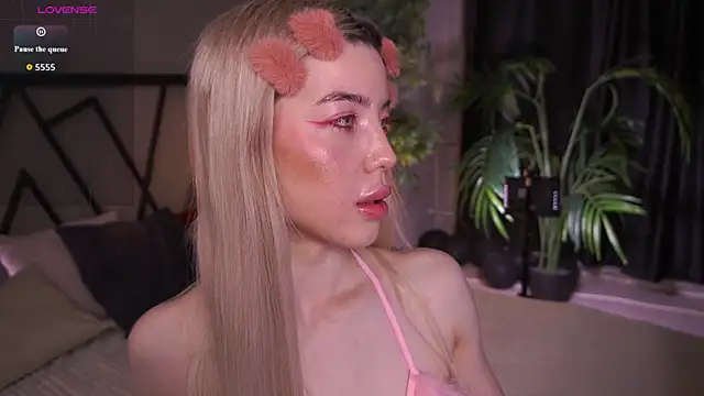 LindaThacker online show from March 30, 2026, 4:35 am