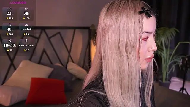 LindaThacker online show from April 9, 2026, 4:23 am