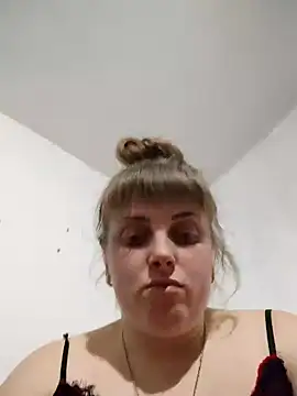 Snapshot of CoddessCrystal chatting on March 7, 2025, 6:43 pm CoddessCrystal online show from March 7, 2025, 6:43 pm