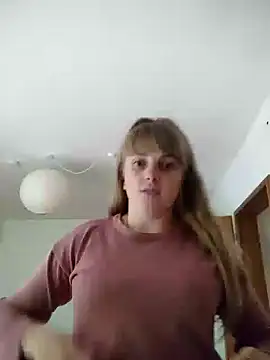 Snapshot of CoddessCrystal chatting on September 28, 2025, 1:05 pm CoddessCrystal online show from September 28, 2025, 1:05 pm