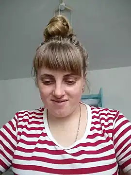 CoddessCrystal online show from November 18, 2025, 10:09 am