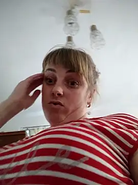 CoddessCrystal online show from November 21, 2025, 12:15 pm