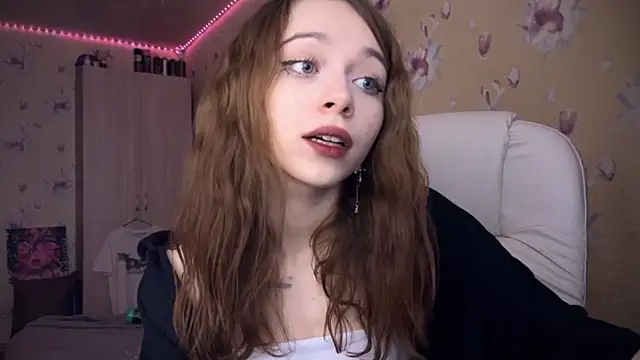  SofiaBrown online show from February 21, 2025, 3:32 pm