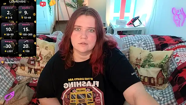 Snapshot of daisy_low chatting on December 4, 2025, 1:31 pm daisy low online show from December 4, 2025, 1:31 pm