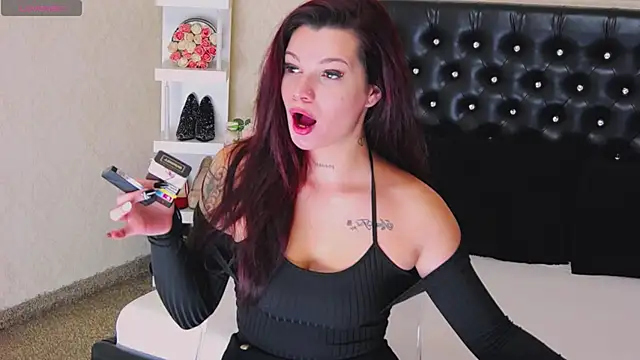 Allisonn223 online show from November 28, 2025, 2:42 pm