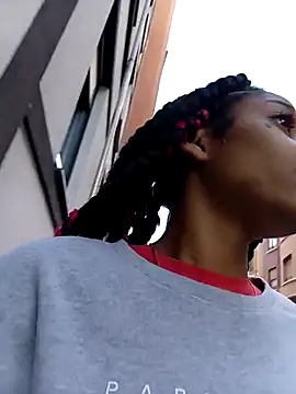 Laanegraofficial  online show from September 10, 2025, 5:35 pm