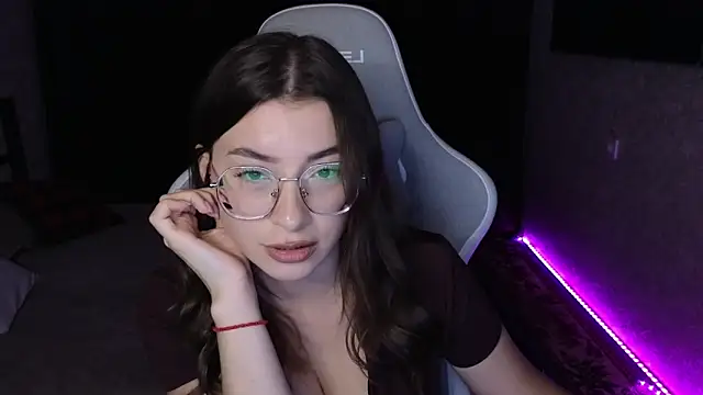 EuphoriaHaily online show from November 26, 2025, 1:34 pm