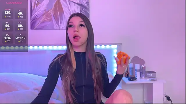 Veronica leal online show from October 20, 2025, 8:59 am