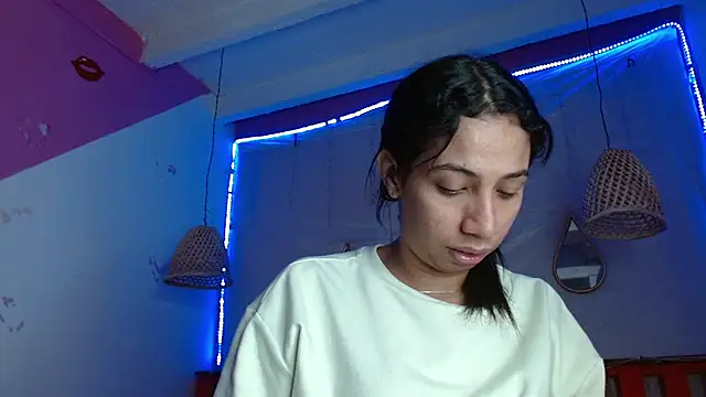 Lina10 online show from December 23, 2024, 8:14 pm