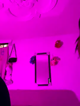 Lina10 online show from November 14, 2025, 10:40 pm