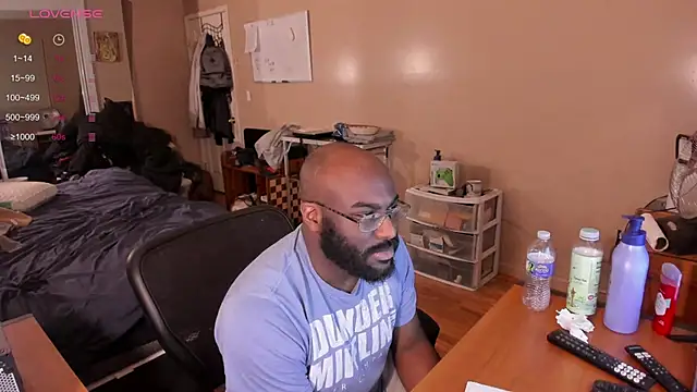 Snapshot of MrChuckDailyXXX chatting on February 10, 2025, 1:35 am MrChuckDailyXXX online show from February 10, 2025, 1:35 am