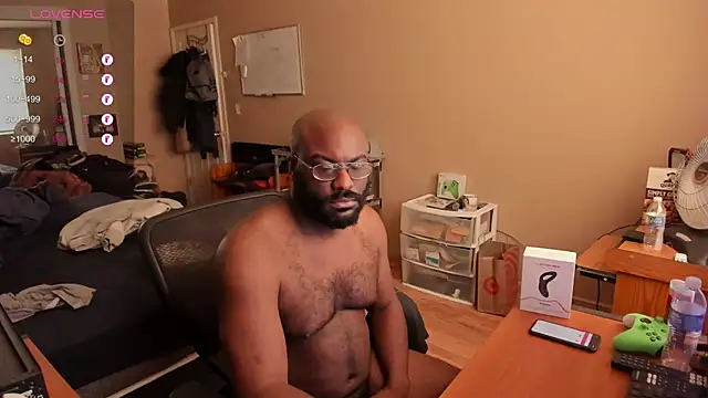 Snapshot of MrChuckDailyXXX chatting on March 3, 2025, 1:31 pm MrChuckDailyXXX online show from March 3, 2025, 1:31 pm
