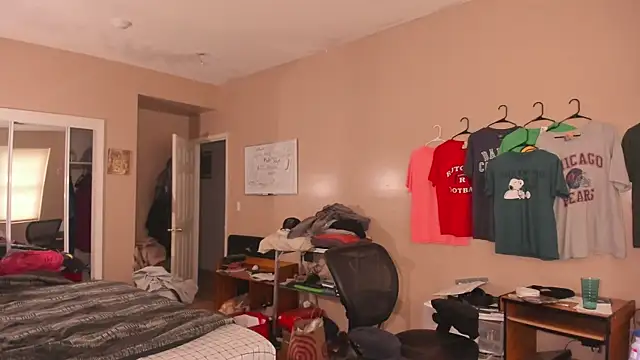 MrChuckDailyXXX online show from November 6, 2025, 1:45 pm