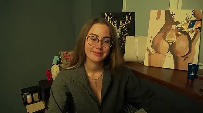 Snapshot of luxie_milady chatting on December 16, 2024, 2:38 pm luxie milady online show from December 16, 2024, 2:38 pm