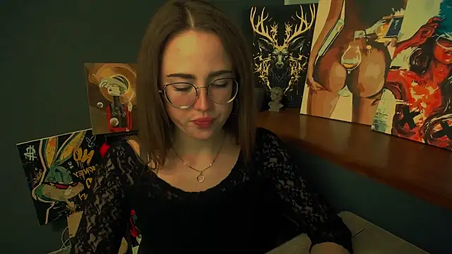 Snapshot of luxie_milady chatting on April 21, 2026, 1:39 pm luxie milady online show from April 21, 2026, 1:39 pm