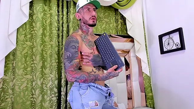 dilan scootk  online show from October 15, 2025, 7:25 pm