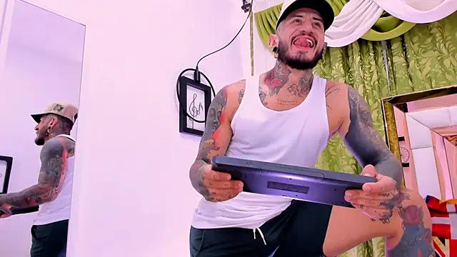 dilan scootk  online show from November 25, 2025, 7:36 pm