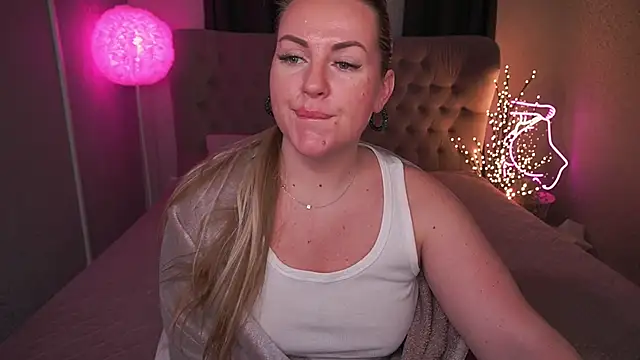 KiraCandyS online show from February 22, 2025, 3:01 am