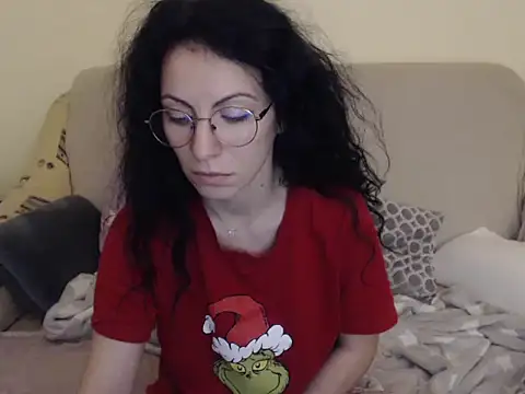 Snapshot of Emmatoo chatting on February 18, 2026, 5:03 am Emmatoo online show from February 18, 2026, 5:03 am